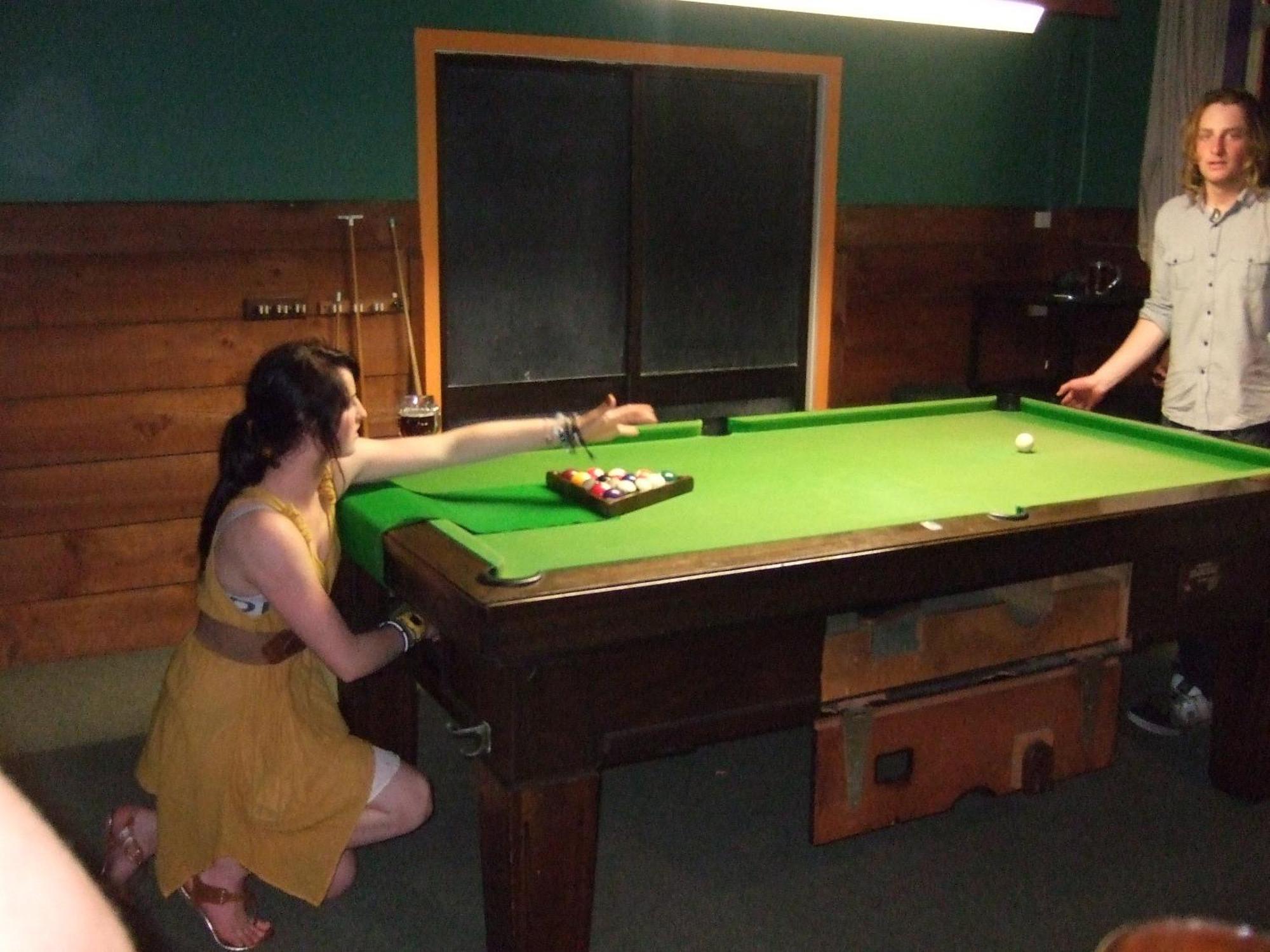 The Duke Hostel เกรย์เมาท์ ภายนอก รูปภาพ A snooker table