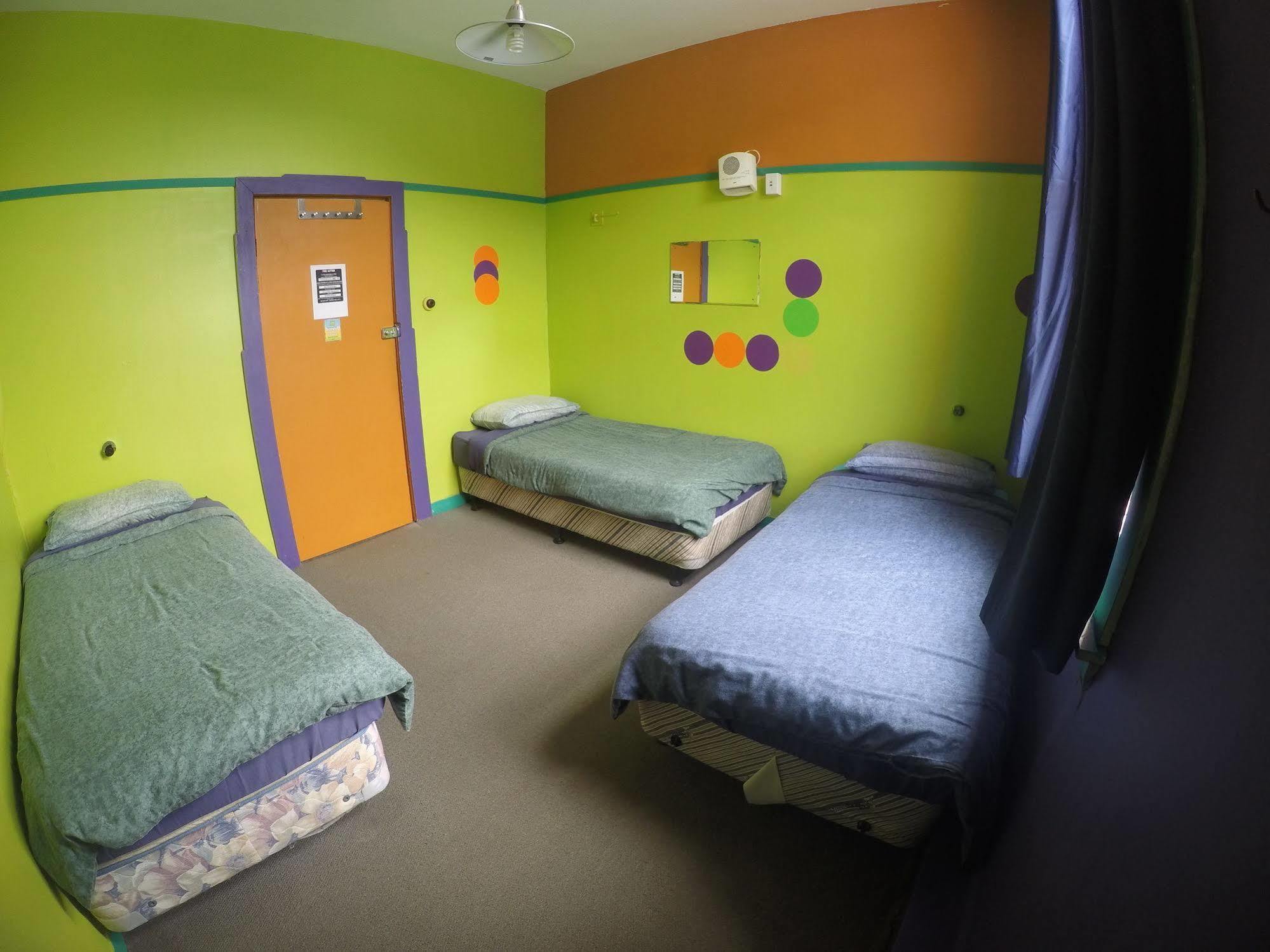 The Duke Hostel เกรย์เมาท์ ภายนอก รูปภาพ A room at the hostel