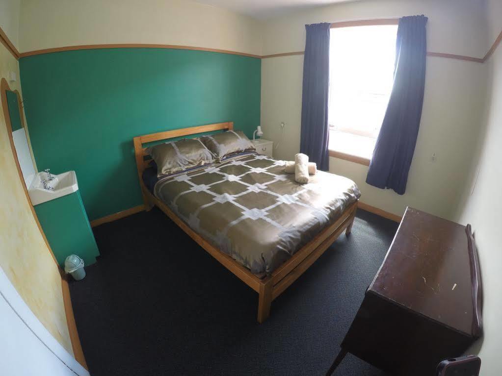 The Duke Hostel เกรย์เมาท์ ภายนอก รูปภาพ A bedroom at the hostel