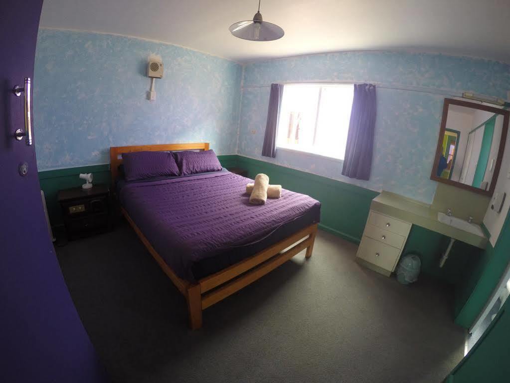 The Duke Hostel เกรย์เมาท์ ภายนอก รูปภาพ A room at the motel